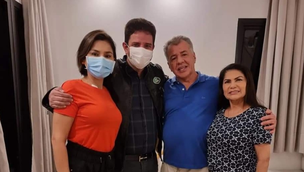 Internada em hospital em São Paulo, Jéssica recebe visita de Gladson Cameli